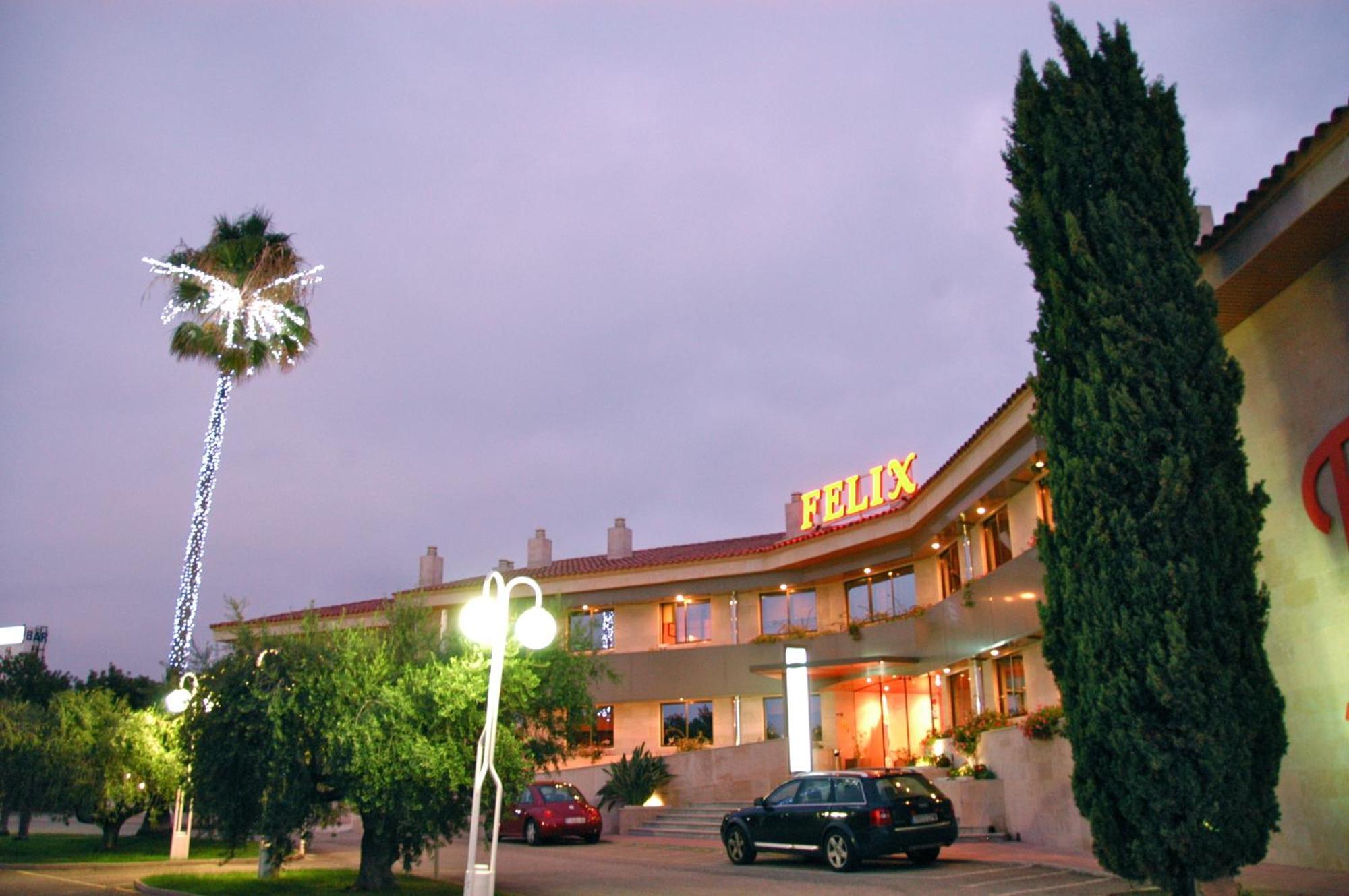 Felix Hotel Valls Esterno foto
